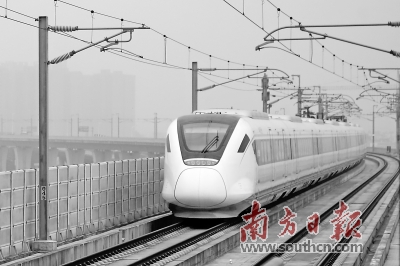莞惠城际铁路从道滘站开往常平的列车.记者 孙俊杰 摄