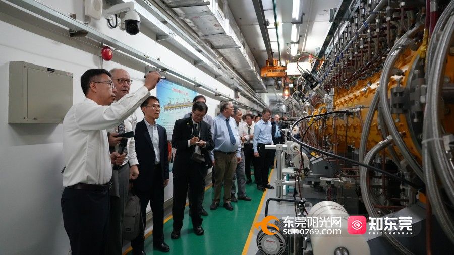 1731035893670880.jpg 现场参观.jpg