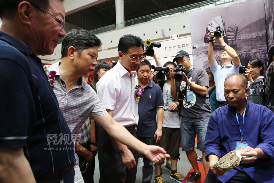 会可谓大师云集,中国著名香学专家张晓武,中国著名沉香收藏专家官茂有