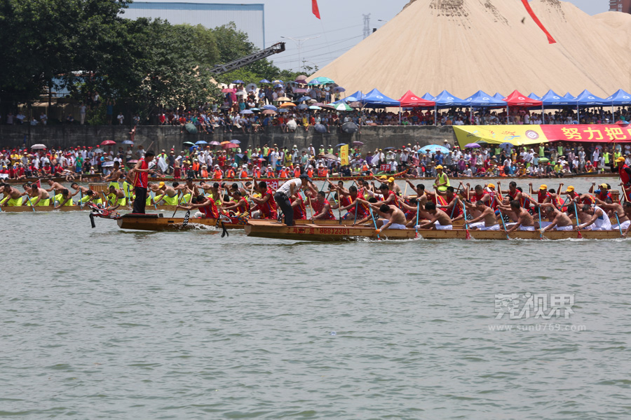 【莞视界】中堂龙舟节开锣 槎滘村获甲级组第