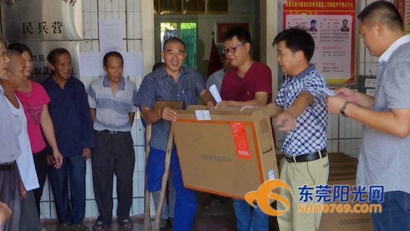 【扶贫进行时】结对帮扶改善民生 特色产业助