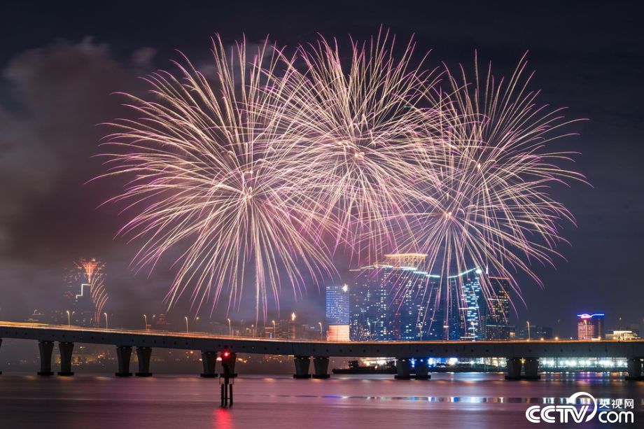 2018澳门国际烟花比赛汇演正式上演