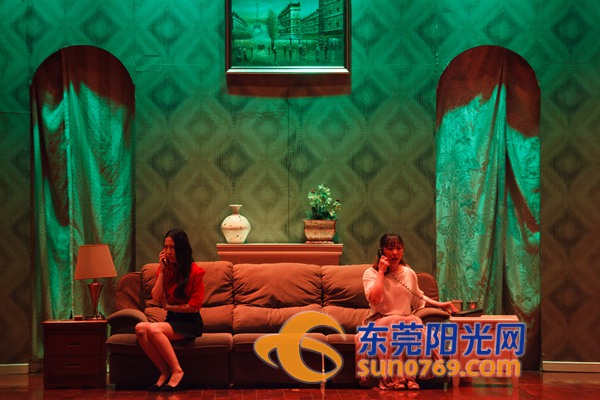 文化周末晚会爆笑上演韩国喜剧《骗子》中文版