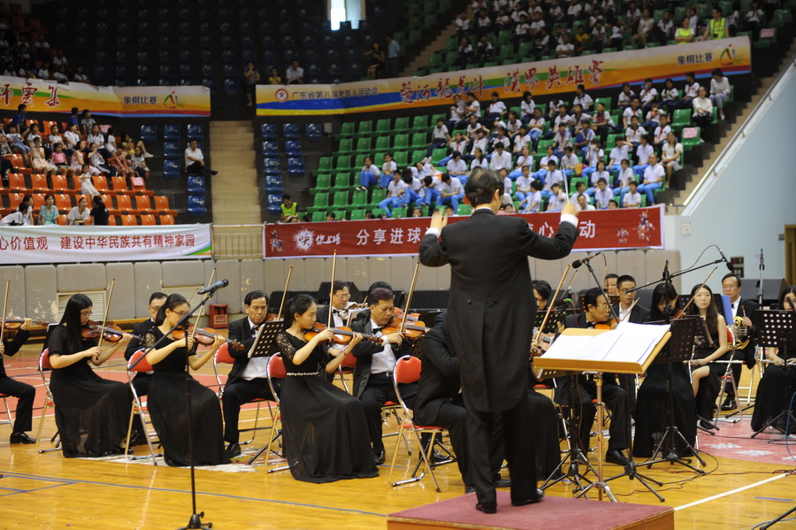凤岗举办交响乐专场演奏会 高雅艺术进基层