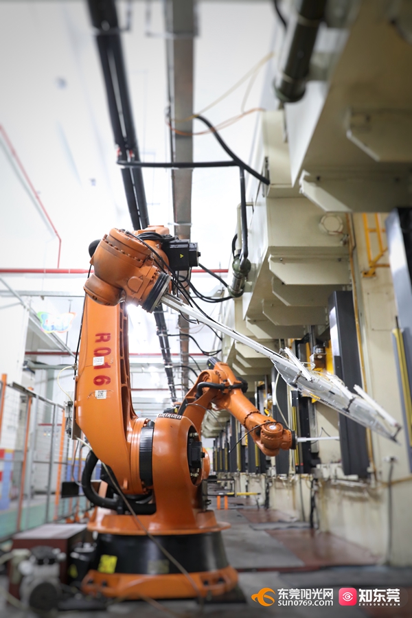 1673612957403556.jpg 明鑫机械臂2.jpg