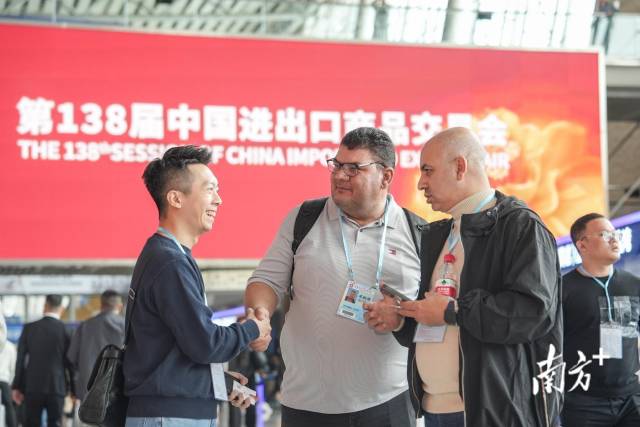 第138届广交会吸引外商到会采购。南方+记者 张令 钟志辉 摄