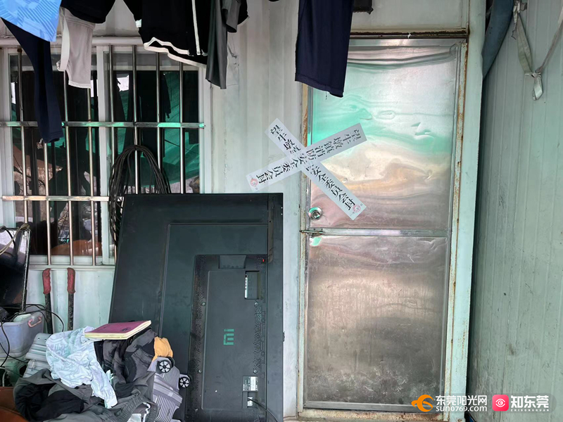 1698391473372026.jpg 望牛墩镇“盛昌再生资源回收店”:违规住人,被临时查封.jpg