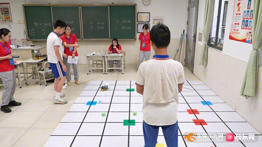 1747552158192066.jpg 5月17日(建设小学机器人).mp4_20250518_124637.078.jpg