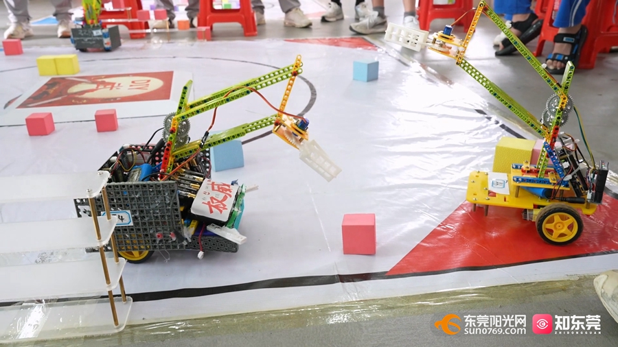 1747552355135027.jpg 5月17日(建设小学机器人).mp4_20250518_124651.302.jpg