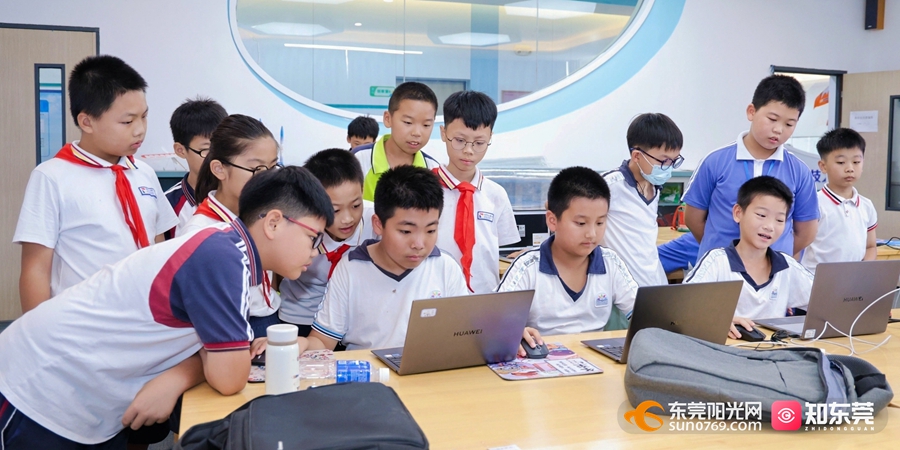 1749711160489281.jpg 参赛者在准备.jpg