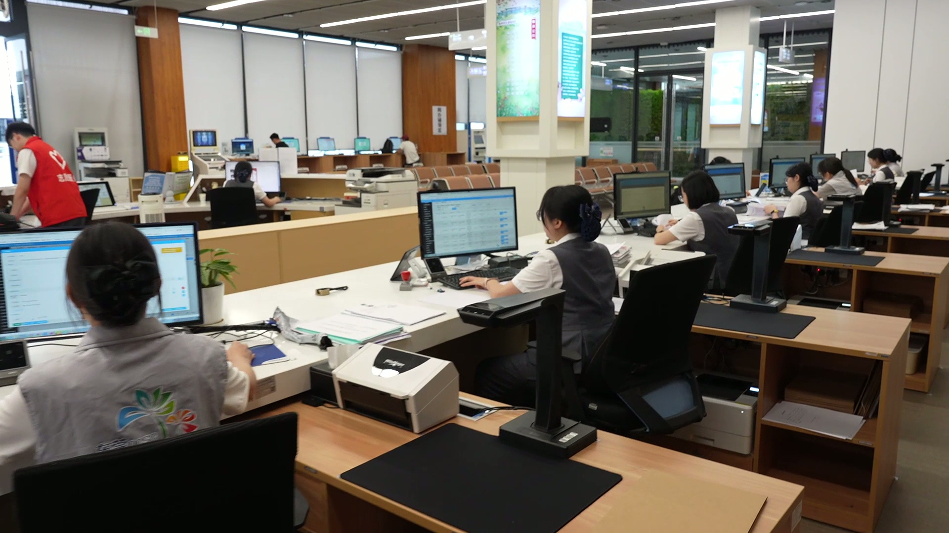 1751983294972478.jpg 7月5日(莞家代办).mp4_20250708_211051.537.jpg