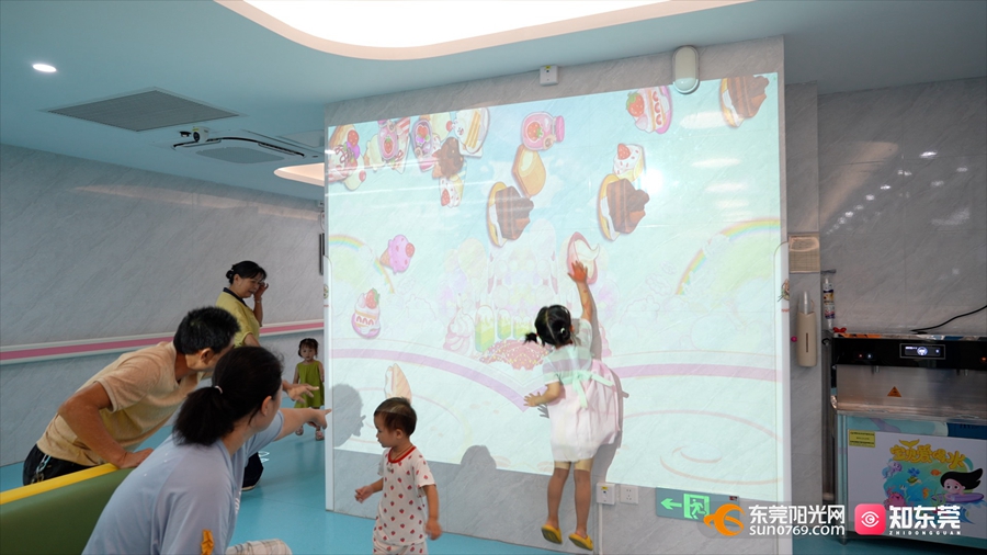 1752033981611192.jpg 二楼 互动屏幕.jpg