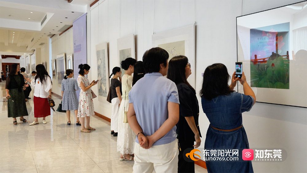 观展3.jpg