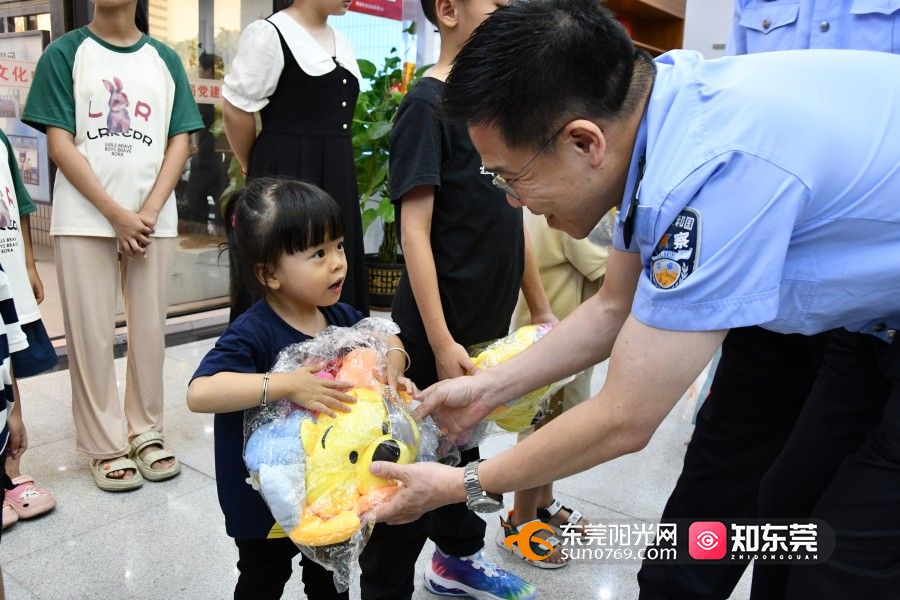 1752636748543199.jpg 送礼物.JPG