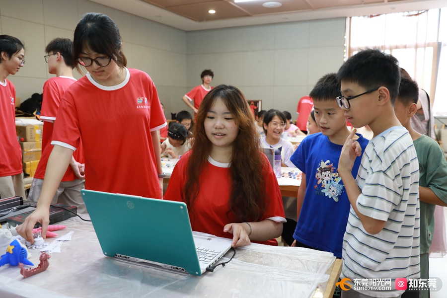 1753258994690641.jpg 20250722茶山镇非遗数字化传承青少年创客营 南社 谢锐坚 (30).JPG