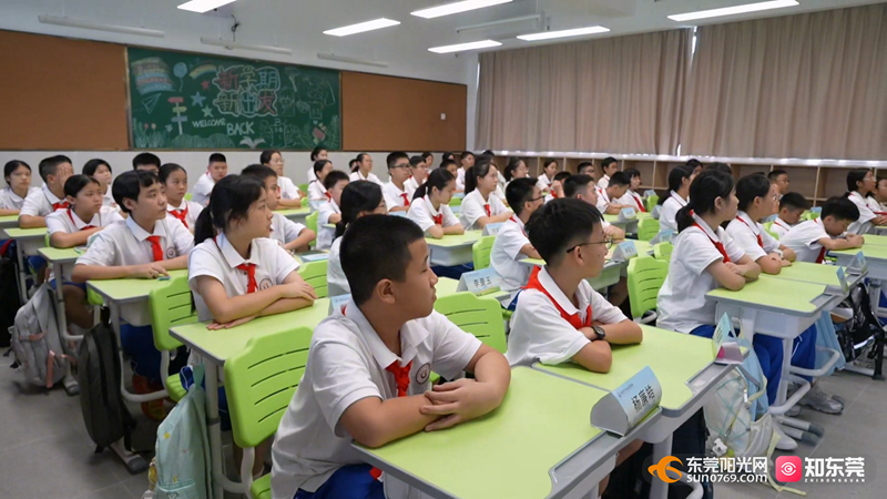 1756707256464460.jpg 万江开学.mp4_20250901_132946.682.jpg