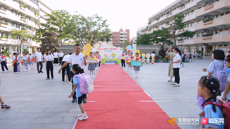 1756706971543424.jpg 万江开学.mp4_20250901_132817.607.jpg