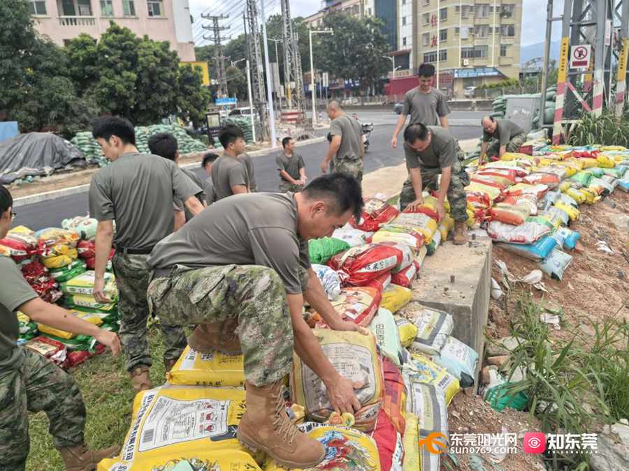 1758702870706827.jpg 000.jpg