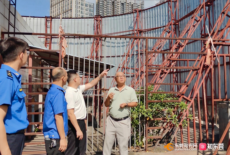 1758526779383529.jpg 虎门镇副镇长陈德贤带队督导防台工作4.jpg