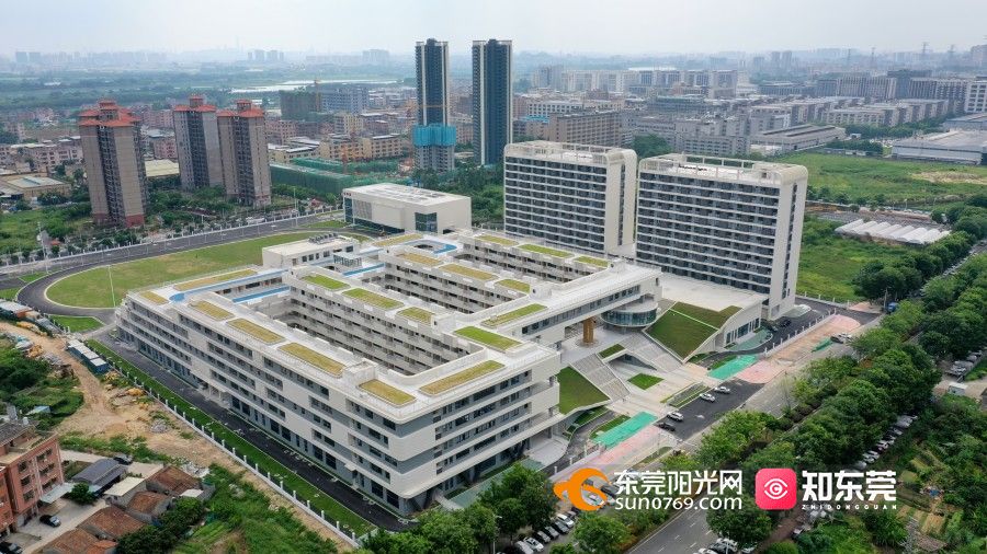 东莞第十二高中 (1).jpg