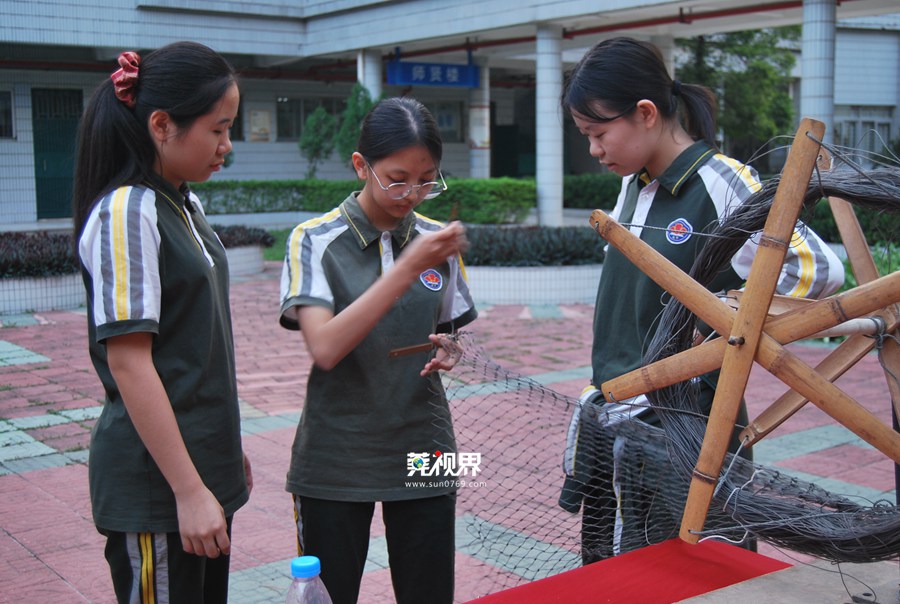 【莞视界】莞脉传承,非遗展演走进虎门中学_东莞阳光网