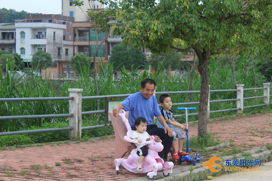 1590742024326866.jpg 市民家门口即可欣赏美景.JPG